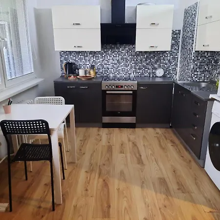 Apartman, Ul. Erbena, *