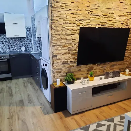 아파트 Apartman, Ul. Erbena, *